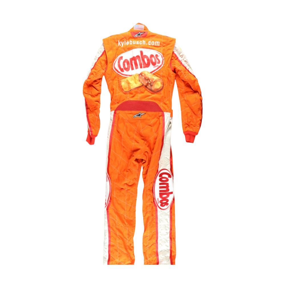 Traje de Carreras Usado por Kyle Busch en su Victoria en Dover - Firmado por Kyle Busch y Certificado por Joe Gibbs Racing