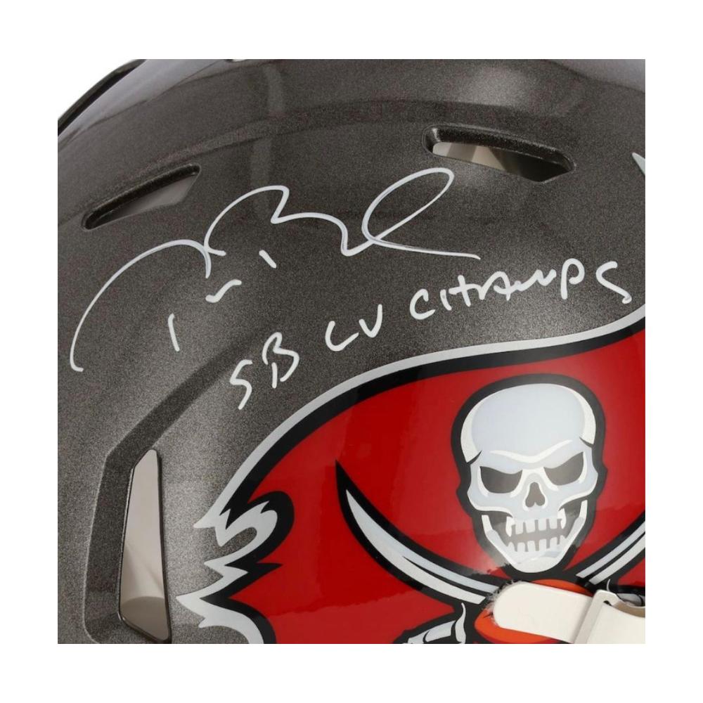 Casco Tamaño Real de los Buccaneers Autografiado con la Inscripción "SB LV CHAMPS"
